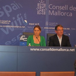 Salom En Rueda De Prensa