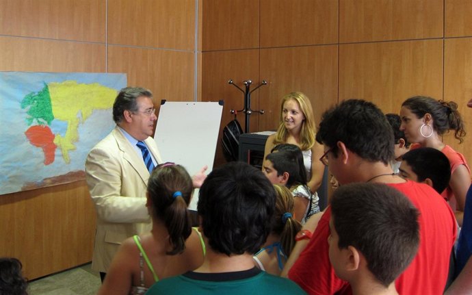 El Alcalde De Sevilla En Su Visita En Triana