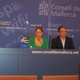 Salom En Rueda De Prensa