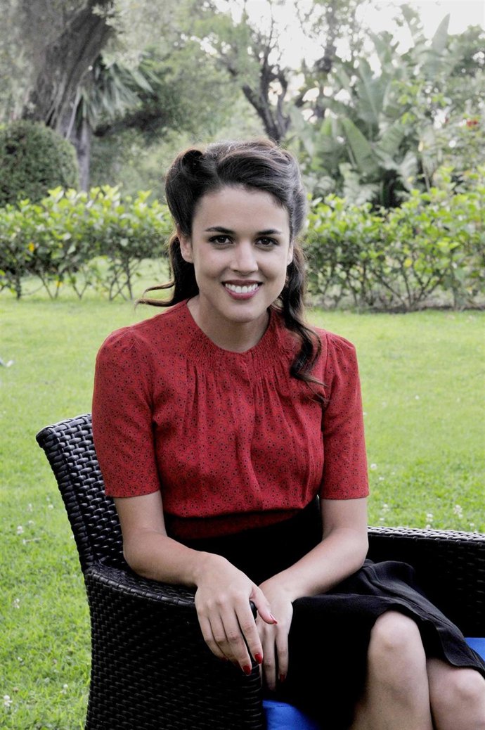 Posado De Adriana Ugarte 