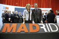 Aguirre, víctima de un micrófono abierto durante una conversación con Gallardón: "Nosotros no tenemos ni un puto duro"