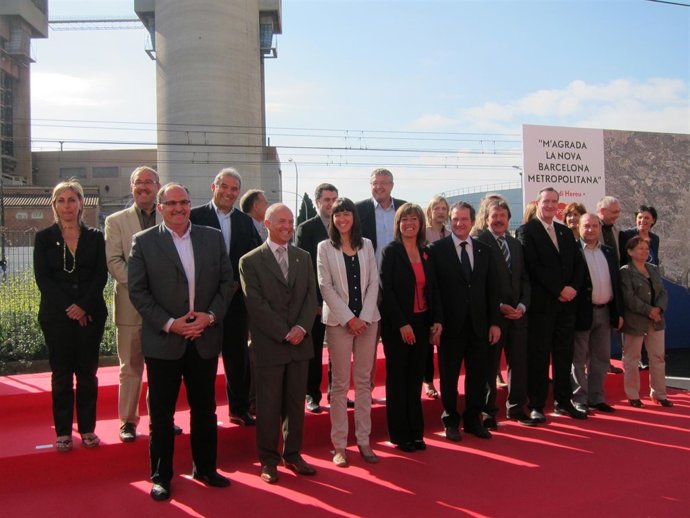 Dirigentes metropolitanos del PSC en un acto electoral de Jordi Hereu