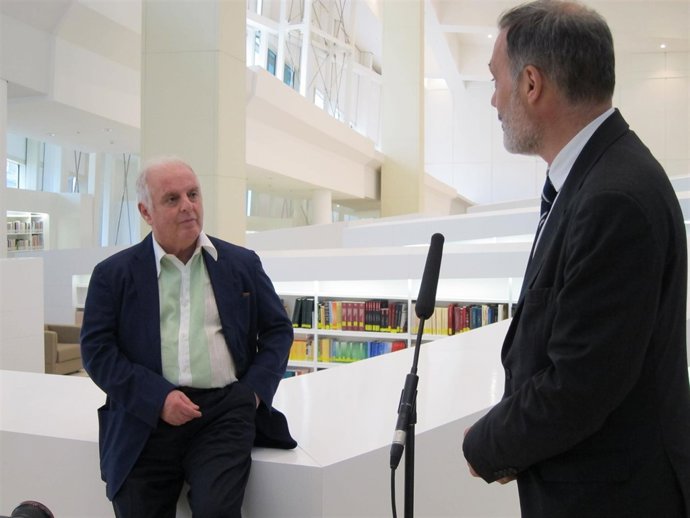 Roberto Varela Y Daniel Barenboim En La Cidade Da Cultura