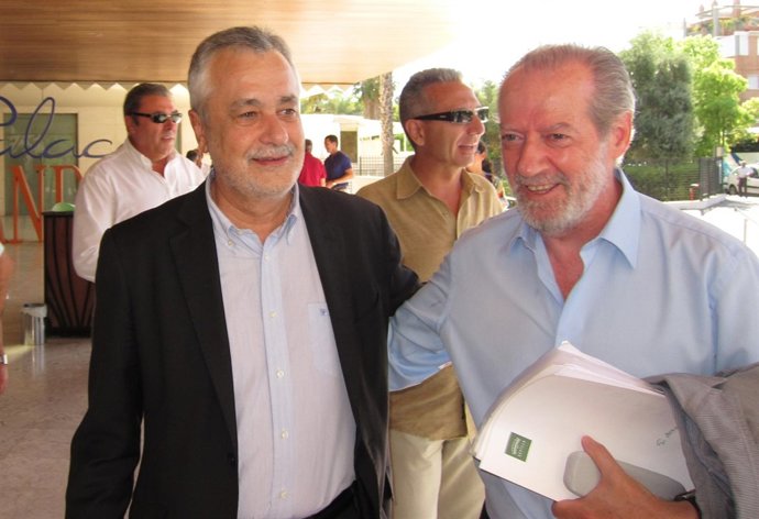 Griñán Se Reúne Con Los Cuadros Del PSOE De Sevilla.