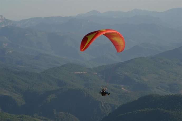 Un Paracaidista En El Festival Internacional De Aire