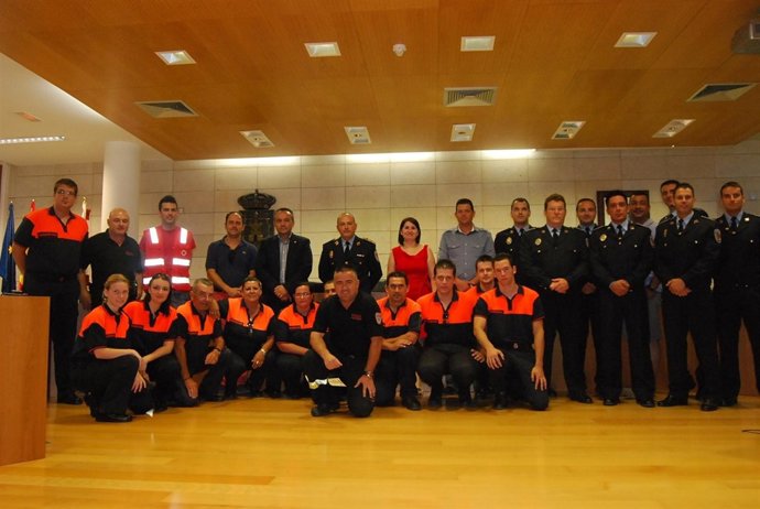 Protección Civil, Agentes De Policía Local Y Personal Sanitario De Cruz Roja