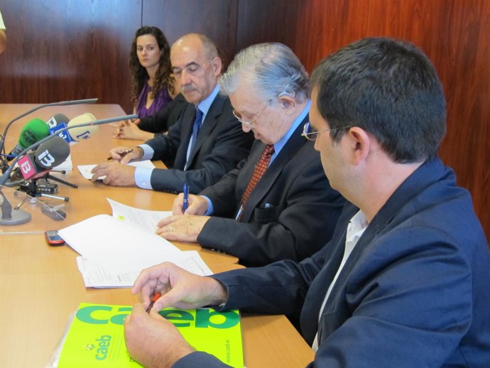 El Presidente Del ICO, José María Ayala, Con El Presidente De La CAEB, 