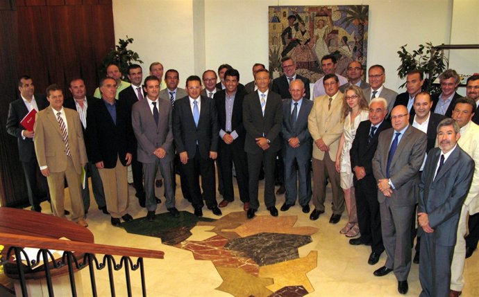 Imagen De Los Reunidos En Coepa Para Reivindicar El Corredor Mediterráneo