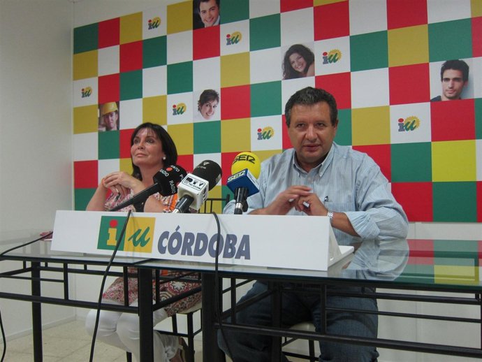 Alcaldesa De Cardeña, Catalina Barragán, Y Coordinador Provincial IU, Martínez