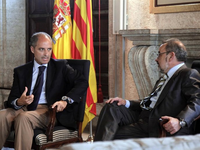 Camps Conversa Con El Nuevo Presidente De Cierval, José Vicente González.