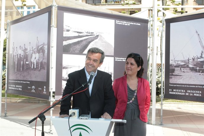 La Delegada De Agricultura Y El Alcalde De Estepona Abren Muestra De Pesca