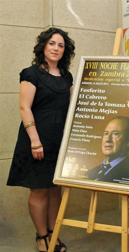 Rocío Soriano Junto Al Cartel