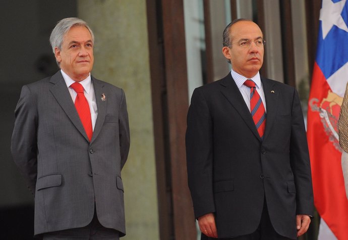 Los Presidentes De Chile, Sebastián Piñera, Y De México, Felipe Calderón.