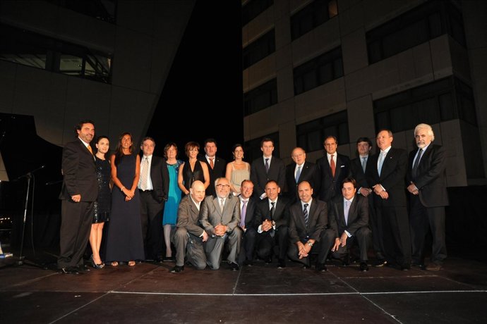 Foto Familia Premiados Excelencia Galega, AEGA-CAT