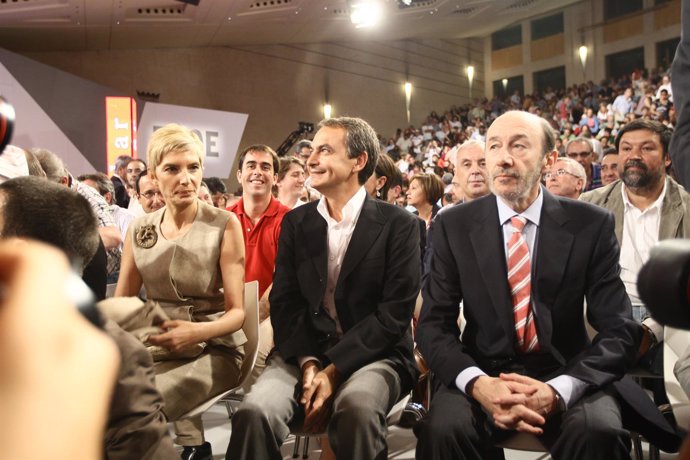 José Luis Rodríguez Zapatero Y Alfredo Pérez Rubalcaba En El Comité Federal