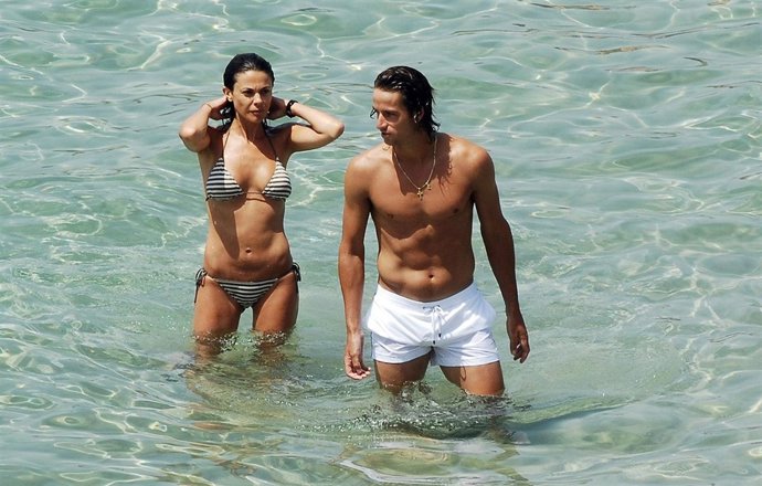 María José Suárez Y Feliciano Lopez En La Playa