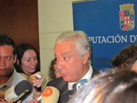 Arenas: He dado más explicaciones que "ningún responsable público en Andalucía"