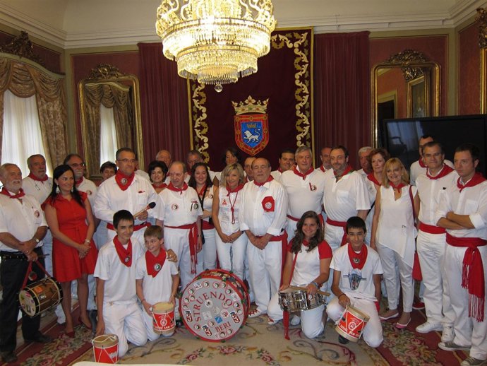 Recepción En El Ayuntamiento De Pamplona A Miembros Del Struendo.