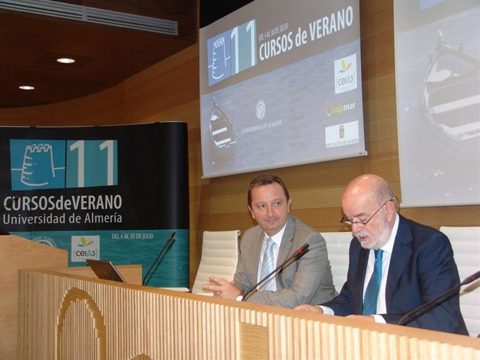 Recio Junto Al Rector De La UAL, Pedro Molina, En Los Cursos De Verano 2011