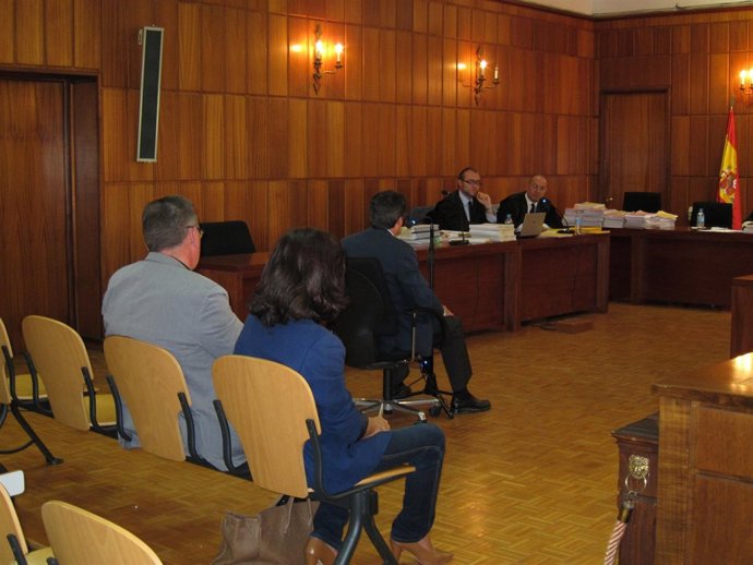 Francisco Jódar En Su Declaración, Detrás Gil Eguino Y Su Esposa