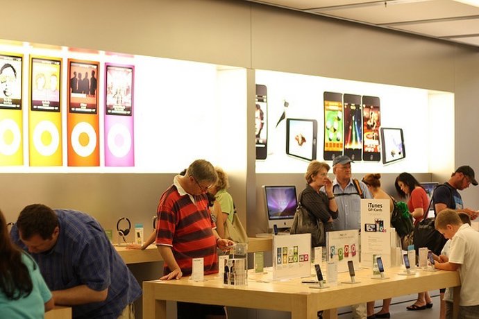 Clientes En Una Tienda Apple