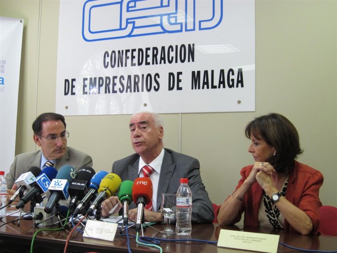Javier González De Lara, Luciano Alonso Y Remedios Martel