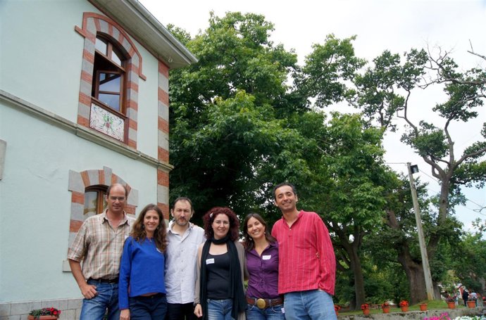Los Profesores Del Curso De La UC                      