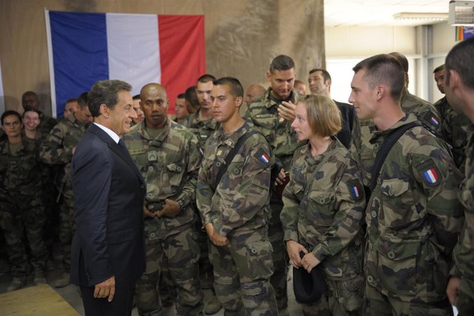 Sarkozy Hace Una Visita Relámpago A Afganistán