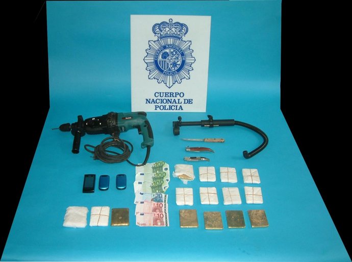 Oro Falso Y Armas Blancas Incautadas