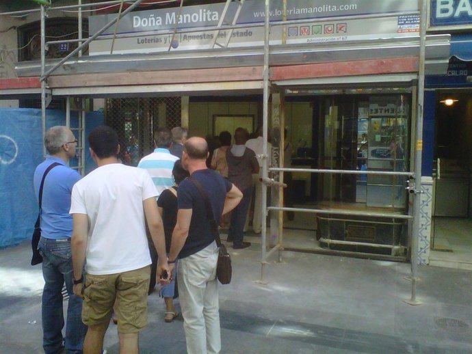 Nueva Administración De 'Doña Manolita' En La Calle Del Carmen