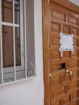 Puerta De La Vivienda De La Víctima Mortal