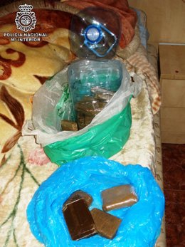 Pastillas De Hachís En El Interior De La Garrafa