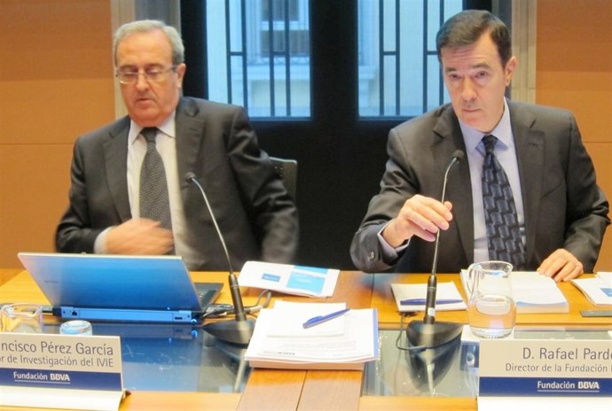 Francisco Pérez, Director Del IVIE, Y Rafael Pardo, Director De Fundación BBVA
