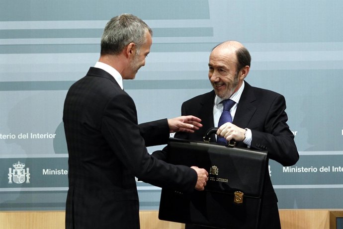 Rubalcaba Entrega Cartera De Interior A Camacho