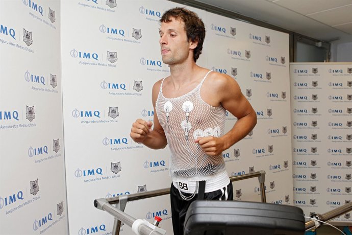 Raúl López En El Reconocimiento Médico Previo A Su Presentación