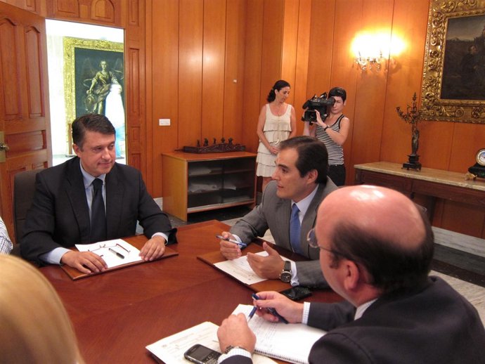 Blanco Y Nieto Durante Su Encuentro En El Ayuntamiento