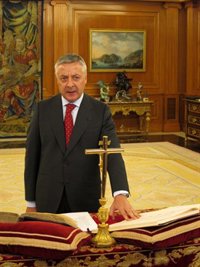 Los dos vicepresidentes, Blanco y Camacho prometen sus cargos ante el Rey