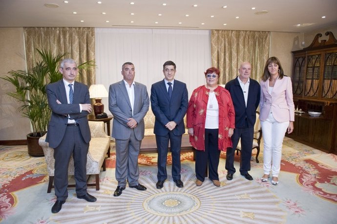 Encuentro Del Lehendakari Con Miembros De La Asociación Anadir