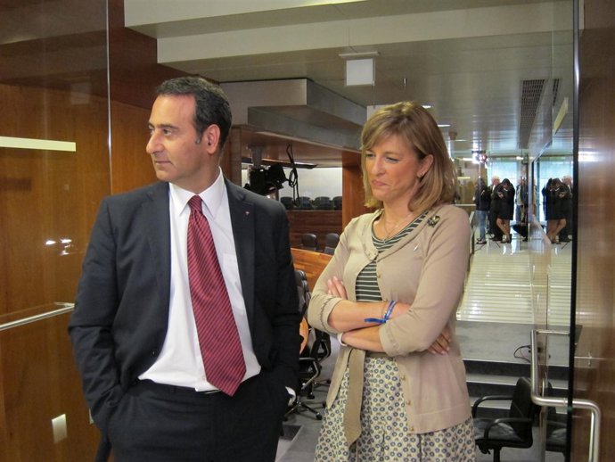 Isabel Pérez-Espinosa, Junto Al Portavoz Del PSOE, Fernando Lastra