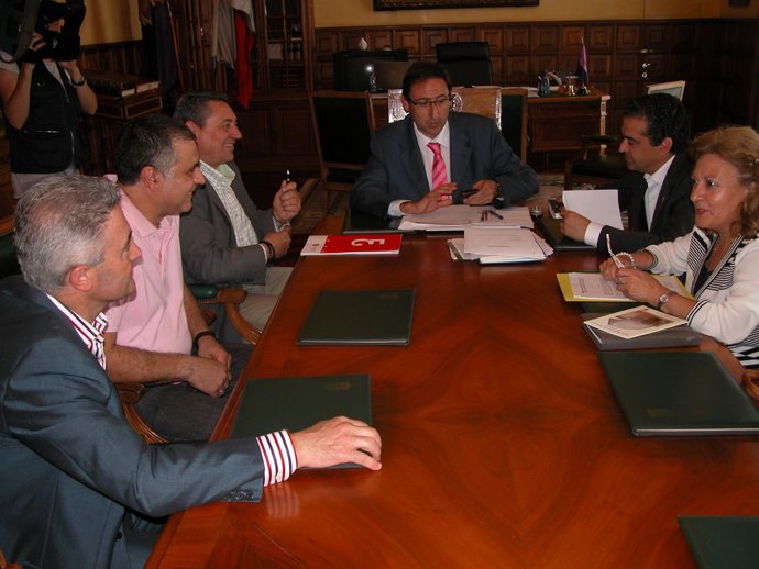 Polanco En La Reunión Sobre La Plaza De Abastos