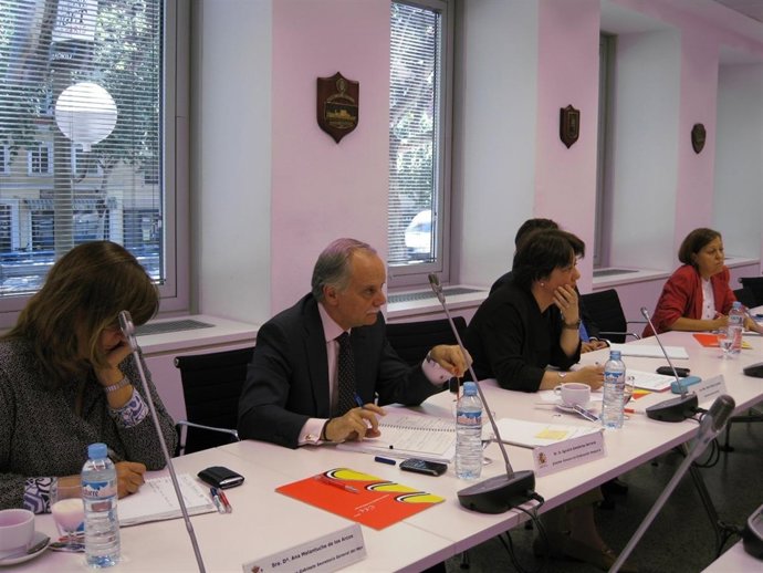 Alicia Villauriz Se Reúne Con Grupos Parlamentarios