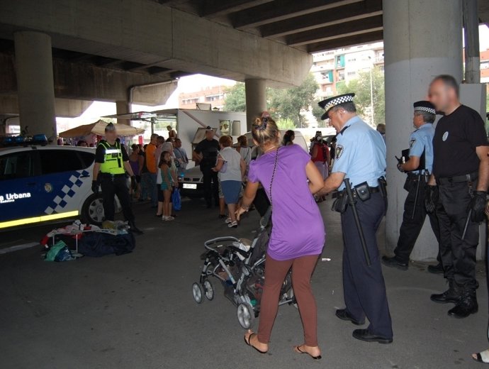 Tercera Actuación Policial Contra El 'Mercado De La Miseria' De Badalona