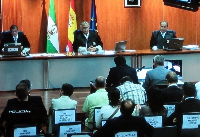 Funcionarios De Hacienda Declarando Como Testigos En El Juicio Del Caso 'Malaya'