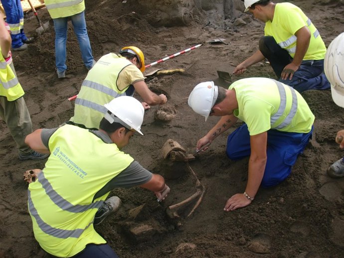 Restos De Complejos Funerarios Musulmanes En El Perchel