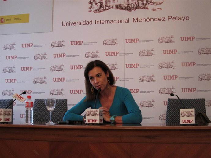 La Escritora Carmen Posadas Durante La Rueda De Prensa