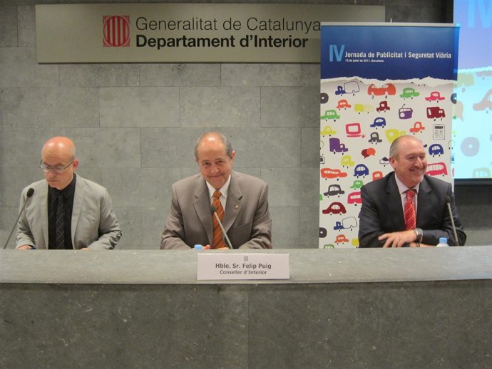 J.M. Puigbert (Vicerrector Udg), El Conseller F. Puig Y J. Aregio (SCT)