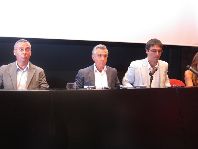 El Consejero De Cultura De La Junta, Paulino Plata, En La Filmoteca De Andalucía