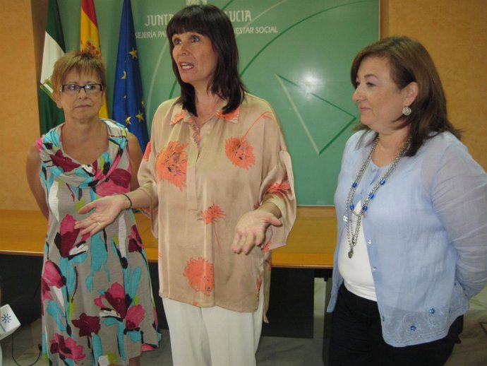 La Consejera De Igualdad, Micaela Navarro, Recibe Hoy A Representantes De FEMPES