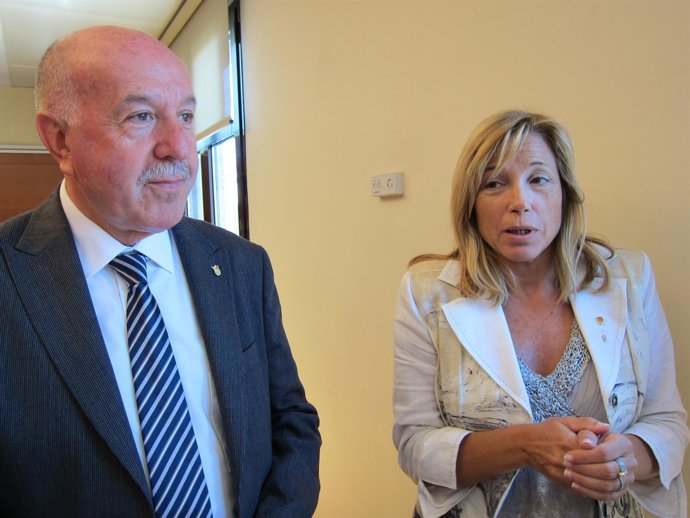 La Vicepresidenta Joana Ortega Y El Síndic De Aran Carles Barrera