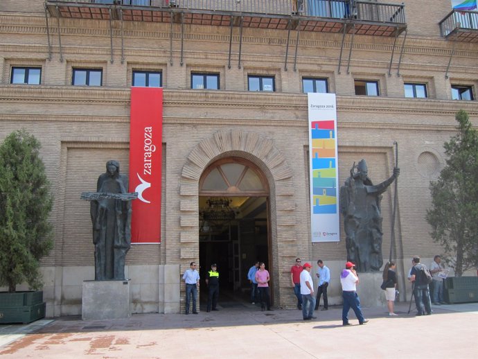 Puerta Principal Ayto Zaragoza